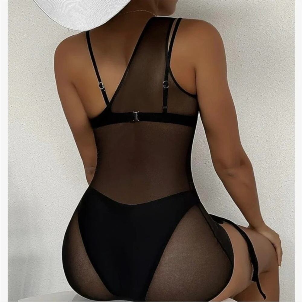 Elegant Black Sheet One-Shoulder Cover